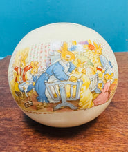 Load image into Gallery viewer, Cadw Mi Gei ‘Bunnykins Celebrate your Christening’ Royal Doulton o’r 80au /   Royal ‘Bunnykins Celebrate your Christening’ Money Box from the 80s
