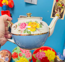 Load image into Gallery viewer, Tebot rhosod Sadler o 1930-50 / Sadler roses teapot from 1930-50

