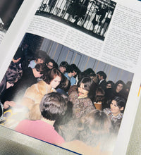 Load image into Gallery viewer, Argraffiad Cyntaf o’r llyfr clawr caled ‘The Best of The Beatles’ from 2005 / First edition of the hardback book ‘The Best of The Beatles’ from 2005
