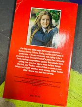 Load image into Gallery viewer, Llyfr Grange Hill o 1983 / Grange Hill book from 1983
