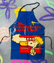 Load image into Gallery viewer, Ffedog Snoopy PVC Retro o’r 80au / Retro PVC Snoopy apron from the 80s
