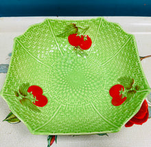 Load image into Gallery viewer, Powlen salad fawr Crown Devon Vintage / Vintage large Crown Devon salad bowl
