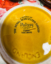 Load image into Gallery viewer, Set coffi Retro Royal Worcester Palissy Taurus from the 70s / Retro Royal Worcester Palissy Taurus coffee set from the 70s
