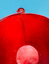 Load image into Gallery viewer, Bwced haearn Vintage wedi ei beintio â llaw (cefndir glas) / Vintage iron handpainted bucket (blue background)
