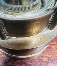 Load image into Gallery viewer, Lamp Glowr brass a gwydr Hynafol ‘E.Thomas &amp; Williams, Cambrian, Aberdâr rhif 52898 / Antique brass and glass E.Thomas &amp; Williams, Cambrian, Aberdare Miners lantern No 52898
