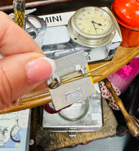 Load image into Gallery viewer, Bathodyn Vintage AA Breakdown Service / Vintage AA Breakdown Service badge
