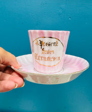 Load image into Gallery viewer, Cwpan a soser binc Hynafol ‘A present from Caernarfon’ / Antique ’A present from Caernarfon pink cup and saucer
