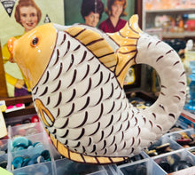 Load image into Gallery viewer, Jwg ddŵr fawr Laguna siâp pysgodyn / Large Laguna fish shaped water jug
