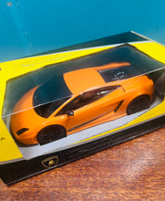 Load image into Gallery viewer, Tegan Lamborghini Gallardo Superleggera oren newydd sbon yn ei focs / Brand new Lamborghini Gallardo Superleggera orange toy in box
