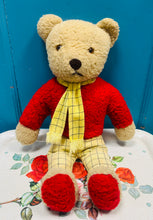 Load image into Gallery viewer, Tegan meddal Rupert Vintage o’r 70au /  Vintage Rupert soft toy from the 70s
