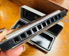 Load image into Gallery viewer, Hohner Special 20 C Harmonica yn ei gês gwreiddiol / Harmonica Hohner Special 20 C in its original case
