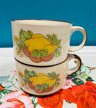 Load image into Gallery viewer, Pâr o fowleni cawl cyw iâr Retro o garej Shell yn y 70au / Pair of Retro Chicken soup bowls from Shell garage in the 70s
