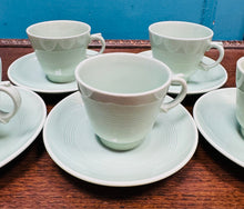 Load image into Gallery viewer, Set o 5 cwpan a soser espresso Vintage Beryl Ware Woods lliw mint o’r 40au / Vintage set of 5 Beryl Ware Woods mint coloured espresso cup and saucer set from the 40s
