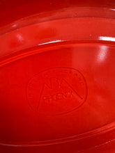 Load image into Gallery viewer, Jwg gravy a soser Pyrex Phoenix Retro coch / Retro red Phoenix Pyrex Gravy boat and saucer
