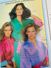 Load image into Gallery viewer, ‘Llyfr Mawr 3 HTV’ Vintage o 1980 / Vintage ‘Llyfr Mawr 3 HTV’ book from 1980
