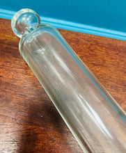 Load image into Gallery viewer, Rholbren gwydr Hynafol / Antique glass rolling pin
