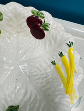 Load image into Gallery viewer, Powlen weini a jwg fechan Kelsboro darluniau llysiau Vintage / Vintage vegetable design Kelsboro serving bowl and small jug
