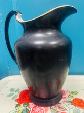 Load image into Gallery viewer, Jwg olchi Hynafol fawr ddu â rhosod pinc / Antique large black washing pitcher with pink roses
