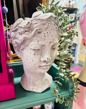 Load image into Gallery viewer, Planter siâp pen merch effaith carreg / Female head planter stone effect
