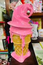 Load image into Gallery viewer, Ornament Hufen Iâ ardduniadol mawr / Large decorative Ice Cream ornament
