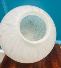 Load image into Gallery viewer, Lampshade gwydr crwn frosted Art Deco / Art Deco frosted glass round lampshade
