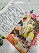 Load image into Gallery viewer, Llyfr Ladybird Cymraeg ‘Y Tŷ Mawr’ Vintage o 1971 / Welsh Vintage ‘Y Tŷ Mawr’ Ladybird book from 1971
