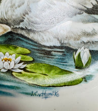 Load image into Gallery viewer, Plat elyrch ‘Midwinter’ bychan Vintage / Small Vintage ‘Midwinter’ swan scene plate
