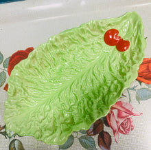 Load image into Gallery viewer, Plât hirgrwn Cabbageware Vintage Carlton Ware / Vintage Carlton Ware oval Cabbageware Plate
