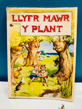 Load image into Gallery viewer, Llyfr Mawr y Plant rhif 3 clawr meddal Vintage / Vintage soft cover Llyfr Mawr y Plant rhif 3
