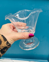 Load image into Gallery viewer, Set o 4 powlen wydr fluted Vintage / Set of 4 Vintage fluted glass bowls
