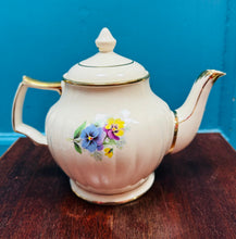 Load image into Gallery viewer, Tebot pansies Sadler Vintage bychan / Small Vintage pansies Sadler teapot
