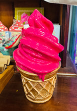 Load image into Gallery viewer, Ornament Hufen Iâ ardduniadol canolig / Medium decorative Ice Cream ornament

