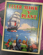 Load image into Gallery viewer, Llyfr Mawr y Plant 2 clawr caled Hynafol / Antique hard back Llyfr Mawr y Plant 2 book
