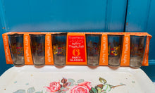 Load image into Gallery viewer, Set o 6 tymblers parti Ravenhad Retro yn eu bocs gwreiddiol/ Retro set of 6 party tumblers in origininal Ravenhead box
