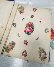 Load image into Gallery viewer, Llyfr Scrap 30 tudalen Hynafol Fictoraidd / Antique Victorian 30 page Scrap Book
