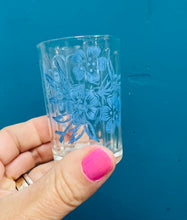 Load image into Gallery viewer, Set o 5 gwydryn shots Retro blodeuog / Set of 5 Retro floral shot glasses
