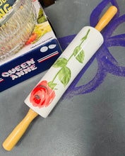 Load image into Gallery viewer, Rholbren seramig rhosyn Cath Kidston / Cath Kidston ceramic rose rolling pin
