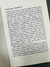 Load image into Gallery viewer, Nofel ‘Tydi cariad yn greulon!’ gan Gwenno Hywyn o 1990 / ‘Tydi cariad yn greulon!’ novel by Gwenno Hywyn from 1990
