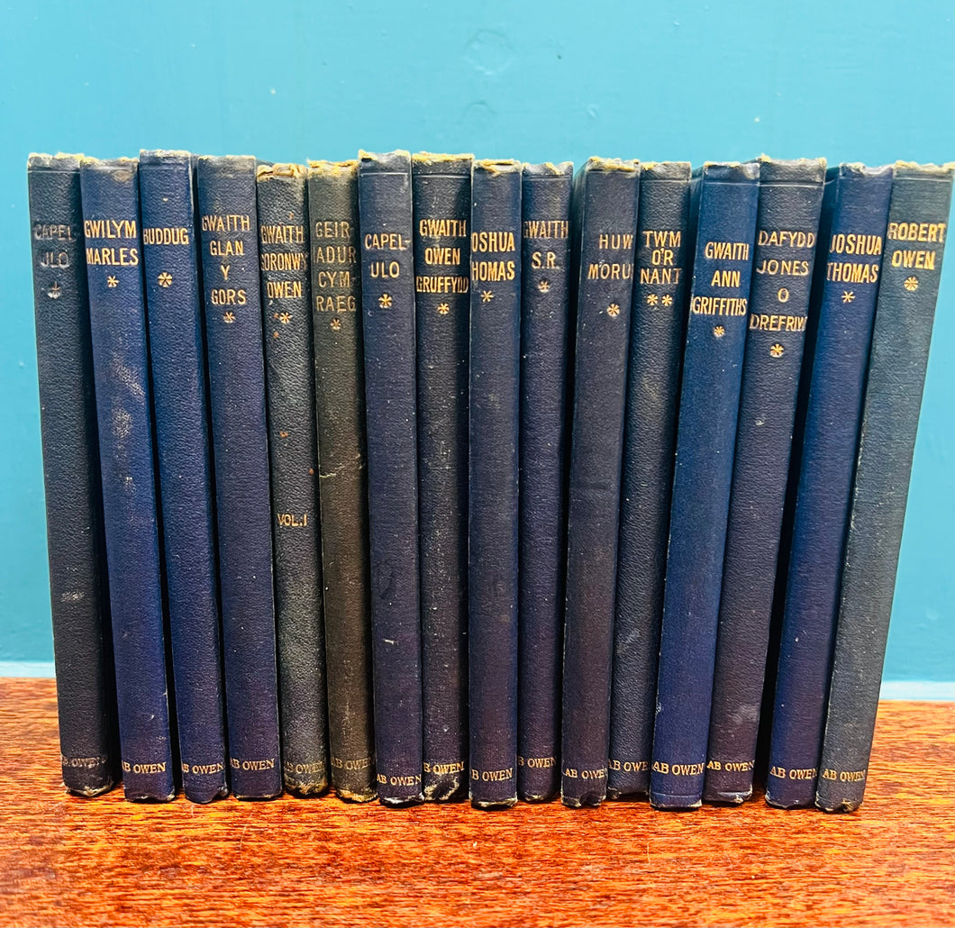 Llyfrau Hynafol ‘Cyfres y Fil’ prin a olygwyd gan O.M. Edwards rhwng 1901-1916 / Rare Antique ‘Cyfres y Fil’ books that were edited between 1901-1916