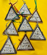 Load image into Gallery viewer, Ffrâm bychan ‘Nadolig 1af’ / ‘Nadolig 1af’ small frame
