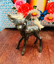 Load image into Gallery viewer, Bambi Kitsch metel Vintage prin o’r 50au / Vintage Kitsch rare metal bambi from the 50s
