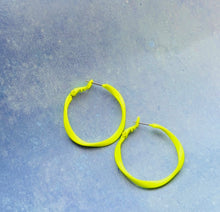 Load image into Gallery viewer, Hoops Troellog Jack &amp; Freda / Jack &amp; Freda Twisty Hoops
