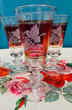 Load image into Gallery viewer, Set o 6 gwydryn sherry Vintage Cranberry coch Lubiana Eidalaidd / Set of 6 Vintage Italian Cranberry red sherry glasses
