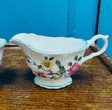 Load image into Gallery viewer, Jwg llefrith a phowlen siwgr Vintage ‘Chinese Rose - Old Foley’ /  ‘Chinese Rose - Old Foley’ Vintage milk jug and sugar bowl
