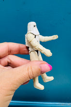 Load image into Gallery viewer, Ffigwr Stormtrooper Star Wars gwreiddiol o 1980 / Original Star Wars Stormtrooper figure from 1980
