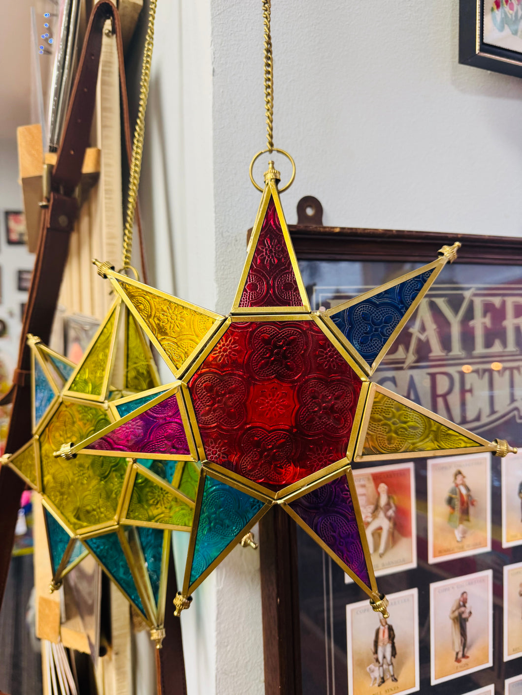 Lantern gwydr amryliw steil Moroccan siâp seren / Moroccan style star shaped coloured glass lantern