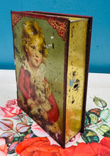 Load image into Gallery viewer, Tin dal pres Vintage efo llun o fachgen bach a’i gi / Vintage money box tin with boy and his dog
