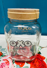 Load image into Gallery viewer, Jar wydr fawr OXO cube o ganol yganrif ddiwethaf / Mid Century large OXO cube glass jar
