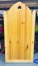 Load image into Gallery viewer, Bwrdd Hymns wedi ei wneud â llaw allan o bren Pîn / Hanging Hymns board made by hand out of Pine wood
