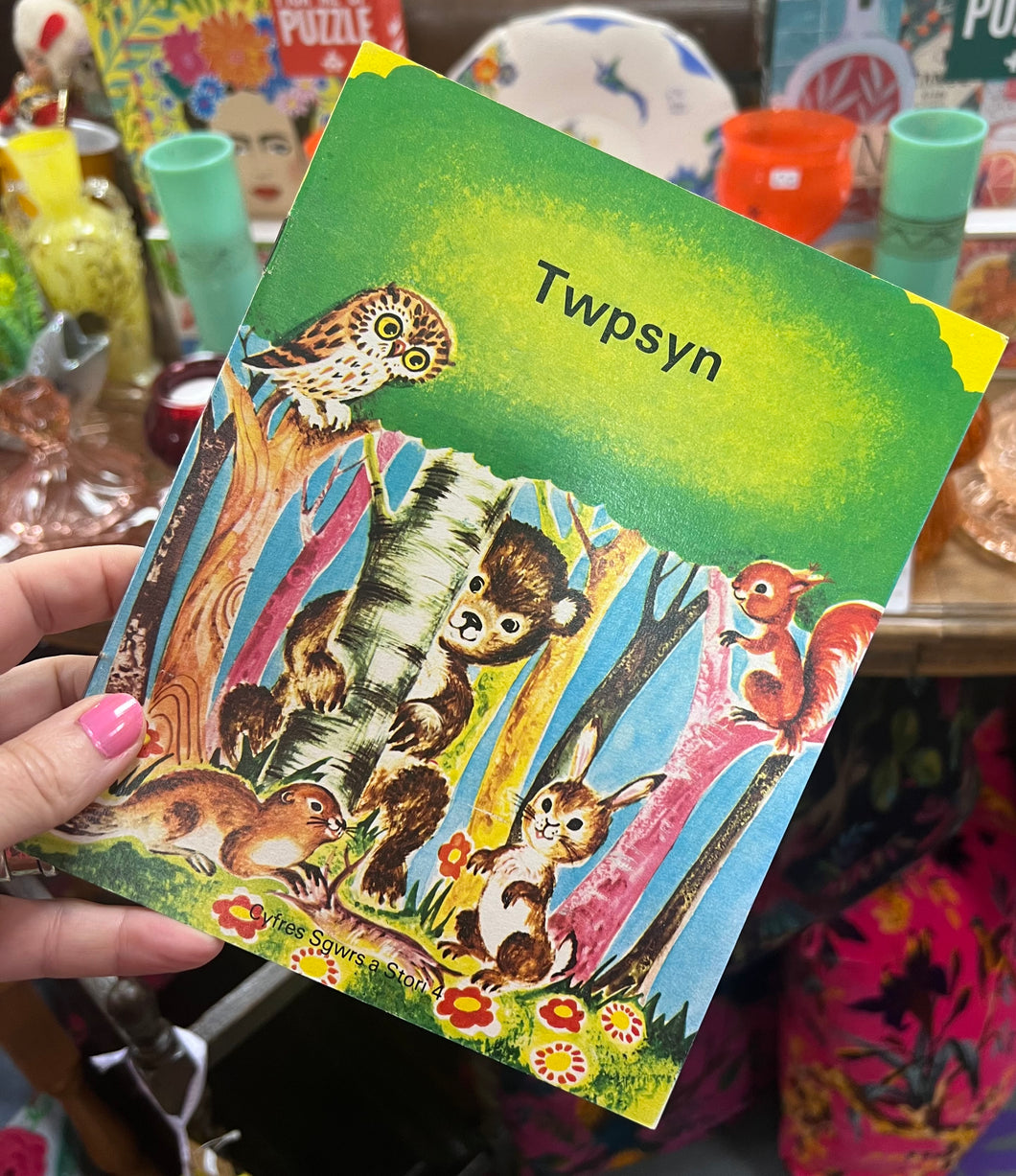 Llyfrau plant Retro o’r 70au / Retro children’s books from the 70s